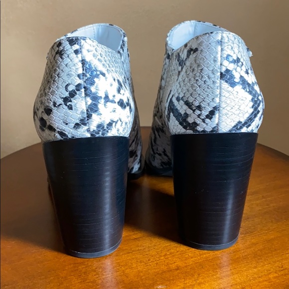 Kendall + Kylie snakeskin bottles size 8 - Picture 4 of 8